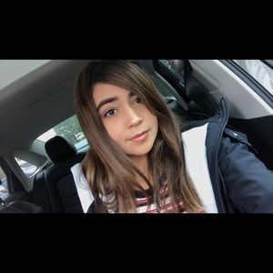 Meet your Posher, Akela